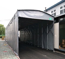 高清圖片中的紡織品遮篷 設計、功能與美學解析